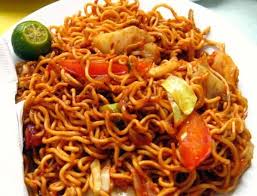 Resepi maggi goreng yang mudah dan cepat disediakan jika anda lapar dan malas nak pergi ke restoran mamak. Rra Katering Resepi Maggi Goreng Mamak Bahan Bahannya Facebook