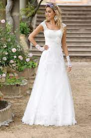 Marinette and adrien, two normal teens, transform into superheroes ladybug and cat noir when an evil threatens their city. Marienkafer Brautkleid 416001 Hochzeitskleid Wedding Dresses Wedding Dresses Modest Wedding Dresses Elegant Wedding Dress