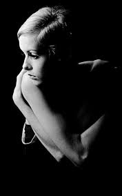 Twiggy On A Photo Shoot In London 1966 Black And White Portraits Portrait Portrait Photography