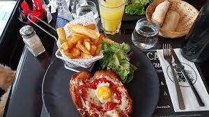 L'oeuf et le régime ! Plat A Base De Poulet Panne D Oeuf Moza Et Sauce Tomate Tres Copieux Picture Of Au Bureau Orleans Tripadvisor