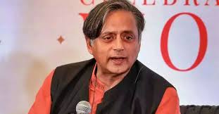 ‘കേരളം’ എന്ന് മാറ്റിയാൽ എന്ത് വ്യത്യാസമാണ് വരുന്നത്? ‘കേരളൈറ്റ് (Keralite)’ മാറ്റുമോ? പേരുമാറ്റത്തെ വിമർശിച്ച് തരൂർ