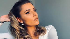 She is the winner of the title of dancing star 2010 in let's dance. Tattoo Sammlung Bereut Sophia Thomalla Ihre Tinten Bilder Promiflash De
