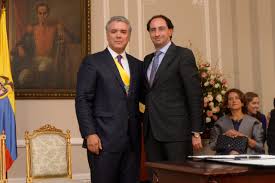 El presidente de la república iván duque, designó a josé manuel restrepo abondano como nuevo ministro de hacienda y crédito público, quien se venía desempeñando como ministro de comercio, industria y turismo. Latin Pyme Jose Manuel Restrepo Se Posesiono Como Ministro De Comercio Industria Y Turismo