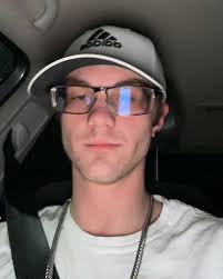 Aaron Melvin (@aaron.melvin._) • Instagram photos and videos