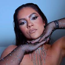 Sigur că sunt și excepții. Nu vorbim aici de bunicii care nu-și doresc  nepoții, de cei care sunt violenți fizic sau verbal. Alte situații? Eu nu  am petrecut veri la bunici, dar