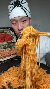 Wingstop y Buldak Noodles: Una Combinación Deliciosa