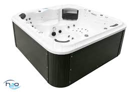 Home and garden spas is purely usa manufacturer who build their hot tubs with in united state.when you purchase a hydrotherapy united states, ensuring the highest hot tub quality and the best portable spa value. 6000 Series 6 Person Hot Tub With Lounger H2o Hot Tubs Uk