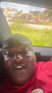 He got adjustable feet 😂😂