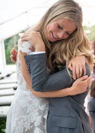 Gwyneth Paltrow Zeigt Nun Endlich Die Zauberhaften Fotos Ihrer Hochzeit Gwyneth Paltrow Hochzeitsfeier Ideen Hochzeit