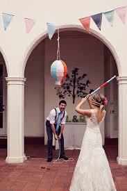 Unconventional But Totally Awesome Wedding Ideas Mit Bildern Hochzeit Aktionen Hochzeit Spiele Hochzeit Pinata