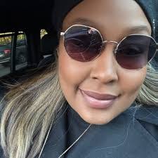 Rachel Sandler's Instagram, Twitter & Facebook