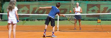 With its outstanding tennis coaching and academic facilities, together with the riviera location which offers 300 days of sun each year the mouratoglou tennis academy is, all in all, a wonderful place for young. 10 Hour Junior Tennis Academy World Tennis Travel