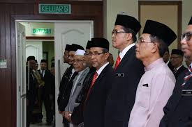 Mahkamah tinggi syariah pulau pinang melepas dan membebaskan seorang hakim mahkamah tinggi syariah, adam tumiran dan pasangannya, nurul izani md isa daripada tuduhan khalwat empat tahun lalu. Jabatan Kehakiman Syariah Negeri Pulau Pinang Facebook