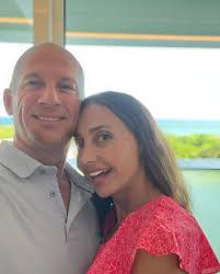 Captain Kerry ends long term relationship