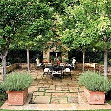 Step Into An Oasis Courtyard Gardens Design Backyard Patio Patio