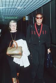 Tom jones news, gossip, photos of tom jones, biography, tom jones girlfriend list 2016. Tom Jones And His Wife Linda Sir Tom Jones Linda Jones