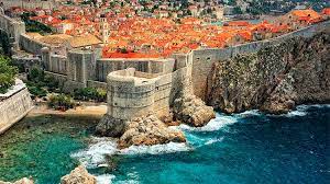 Dopo game of thrones si è dedicato dapprima allo studio, tornando sui banchi del trinity college dove nel 2015 ha finalmente completato gli studi. Dubrovnik Croatia And Game Of Thrones Tour Italy Us Army Mwr