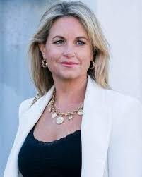 Sorry but I don't like Nicola it's time to bring the OG Mitchell back Sam  and get her to put Nicola in her place? And I've never thought I would hear  myself