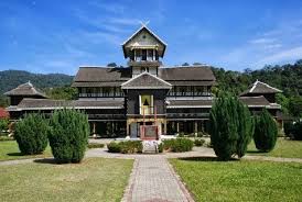 Tahukah anda? Istana Seri Menanti Istana Seri Menanti di Kuala Pilah,  Negeri Sembilan ialah istana yang dirujuk lazimnya dalam konteks ini adalah  sebuah binaan/bangunan lama yang masih utuh, lagi diperbuat daripada kayu