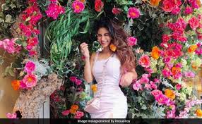 Actress Mouni Roy S Latest Pics From London Are Good Vibes Only News Reader Board But when she recently set temperatures soaring on the official twitter. news reader board