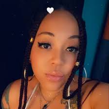 Danielle Newbold (newbolddanielle)