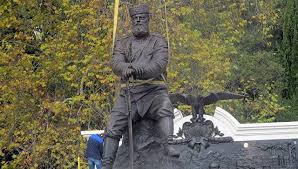 И памятник прекрасный, и орден правильный! Skulptor Rasskazal Chto Simvoliziruet Pamyatnik Aleksandru Iii V Livadii