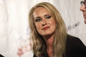 Legendary producer norman lear revealed in a recent interview that jimmie walker, best known as jj from good times, is dating conservative television personality, ann coulter. Ann Coulter Ehemann Vermogen Bio Freund Verheiratet Grosse Fusse