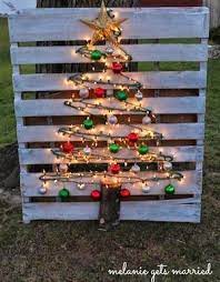 50 Cheap Easy Outdoor Christmas Decorations Christmas Decor Diy Christmas Decorations Diy Outdoor Christmas Decorations Rustic Diy