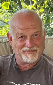 Hi everyone! I am a sculptor and have moved in the area from Europe a few  months ago. This is my latest creation, a humpback whale ❤️ 🐳 If you like  it