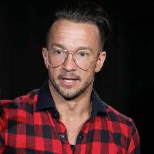 Celeb pastor Carl Lentz, ousted from Hillsong NYC, confesses he was  'unfaithful' to his wife