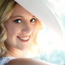 Brenda Redding's Instagram, Twitter & Facebook