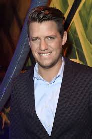 Kees tol is an actor, known for verliefd op ibiza (2013), keet & koen en de speurtocht naar bassie & adriaan (2015) and onderweg naar morgen (1994). Kees Tol Legt Alles Dwangmatig Recht Show Ad Nl