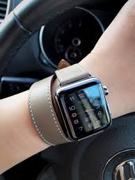 As expected, this apple watch band has a beautiful stainless steel buckle with hermès branding. Apple Watch 2 Hermes Double Tour ã‚¢ãƒƒãƒ—ãƒ«ã‚¦ã‚©ãƒƒãƒ ãƒ•ã‚¡ãƒƒã‚·ãƒ§ãƒ³ è…•æ™‚è¨ˆ