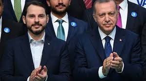 Istanbul universitesi ingilizce universitesi'nde dort yil okuyan berat albayrak arkadaslari tarafindan oldukca aktif biri olarak tanimlaniyor. Berat Albayrak Kimdir