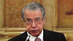 Jun 10, 2021 · marcelo rebelo de sousa fez a narração exata do ambiente da cerimónia comemorativa do dia de portugal, no funchal, ao vincar que passou de oito pessoas, em 2020, para milhares concentradas na avenida do mar e da praça da autonomia. Ricardo Salgado Bes Foi Obrigado A Desaparecer Fora De Campo Jornal Record