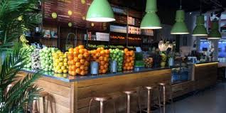 Resultat De Recherche D Images Pour Bar A Jus Juice Bar Design Juice Bar Interior Smoothie Bar