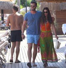 Başak dizer, hamilelik haberine sosyal 2016 yılında kıvanç tatlıtuğ ile evlenen başak dizer konuyla ilgili iddialara sosyal medyadan yanıt verdi. Kivanc Tatlitug And His Wife Basak Dizer Who Have Vacation In Bodrum Visited The Manager Of Actor Gaye Sokmen New Actors Kivanc Tatlitug Instyle Magazine