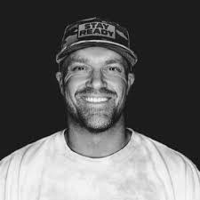 Gege Ablola's Instagram, Twitter & Facebook