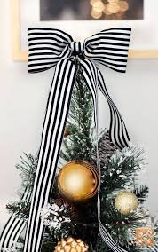 Christmas Decorating Ideas Black Brown White Living Room Gold Christmas Decorations Ribbon On Christmas Tree Christmas Tree Toppers