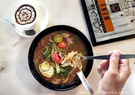 Tapi mereka bukan ada makanan pedas je, makanan lain. Koffeekabin Cafe Tempat Makan Best Senawang