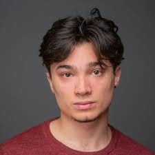 It's really lovely how generous our alums are in sharing their wisdom and  experiences! Katy Geraghty '16 is pretty busy these days, performing