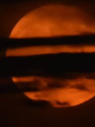A few clouds are possible during the evening, but we're. O7ltkrhcnb3e M