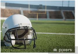 Find a style that will look good while providing strong protection at the. Poster American Football Helm Auf Feld Pixers Wir Leben Um Zu Verandern