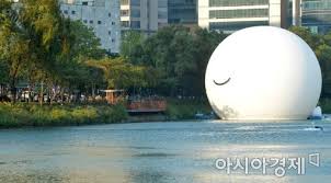 잠실 석촌호수에서 9월 1일부터 10월 3일까지 하는 슈퍼문!!!! í¬í†  ì„ì´Œí˜¸ìˆ˜ì— ìŠˆí¼ë¬¸ì´ ë'¥ì‹¤ë'¥ì‹¤ ì•„ì‹œì•„ê²½ì œ