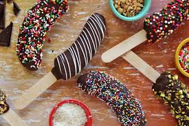 / cokelat pertama kali dikonsumsi oleh penduduk mesoamerika kuno sebagai minuman, walaupun dipercaya bahwa dahulu cokelat hanya bisa dikonsumsi oleh para bangsawan. Resep Mudah Es Stik Coklat Pisang Yang Harus Kamu Coba