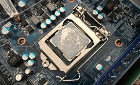 Wet the paper first than rub off the last of the paste, will evaporate, than use a clean paper towel after leaving it sit in the air for a minute or two. Should You Reapply Old Thermal Paste With Data Arnon On Technology