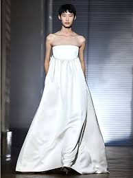 Abito da sposa semplice con bretelle trasformabili e corpetto in pizzo. Quale Abito Da Sposa Fa Per Te Lo Dice Il Tuo Stile Stylight