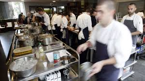 Para conseguir un trabajo en un crucero en ocasiones es posible contactar directamente con la trabajos relacionados con servicios, incluye desde personal de cocina y comedores a limpiadores de. Restaurantes Con Estrella Michelin Esto Dicen Los Laboralistas Sobre Los Becarios Michelin Tenerlos Trabajando Es Ilegal