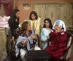 تتر مسلسل لن اعيش في جلباب أبي 1996 زمن الطيبين. Ø¥Ø¨Ø¯Ø§Ø¹ Ø¹Ø¨Ù„Ø© ÙƒØ§Ù…Ù„ ÙÙŠ ÙØ§Ø·Ù…Ø© ÙƒØ´Ø±ÙŠ Ø§Ù„Ø£Ù… Ø§Ù„Ø£ØµØºØ± Ø³Ù†Ø§ Ù…Ù† Ø¨Ø¹Ø¶ Ø£Ø¨Ù†Ø§Ø¦Ù‡Ø§ ÙÙ† ÙˆØ«Ù‚Ø§ÙØ© Ø§Ù„ÙˆØ·Ù†