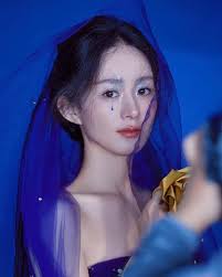 Triệu Lệ Dĩnh khoe nhan sắc cực phẩm tại hậu trường buổi chụp ảnh mới